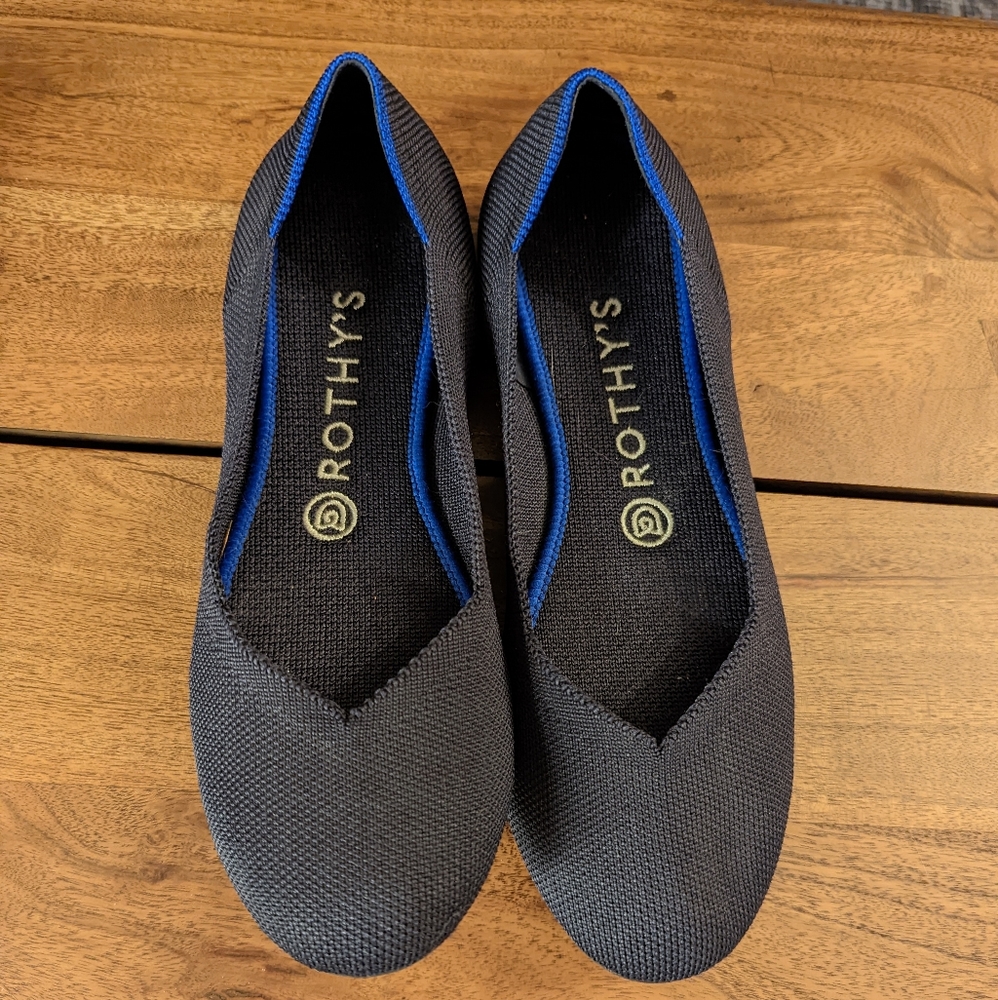 VGUC Rothy's navy blue flats sz 8